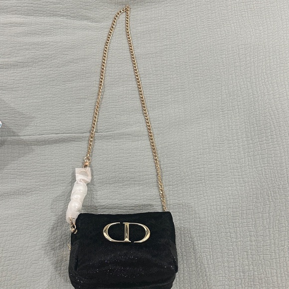 Dior Beaute Black Crossbody Bag with Gold Chain and Pearl strap accents - Picture 3 of 11